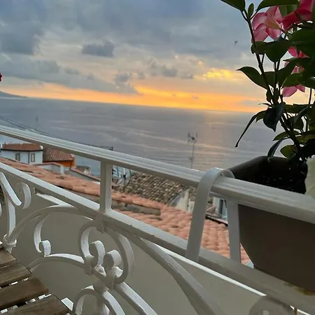 לינה וארוחת בוקר Bella Vista פיצו